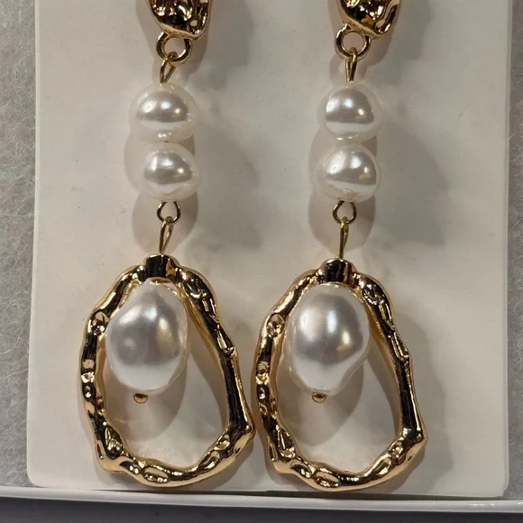 Earrings: Gold and Pearl Drop Earrings - Picture 2 of 4